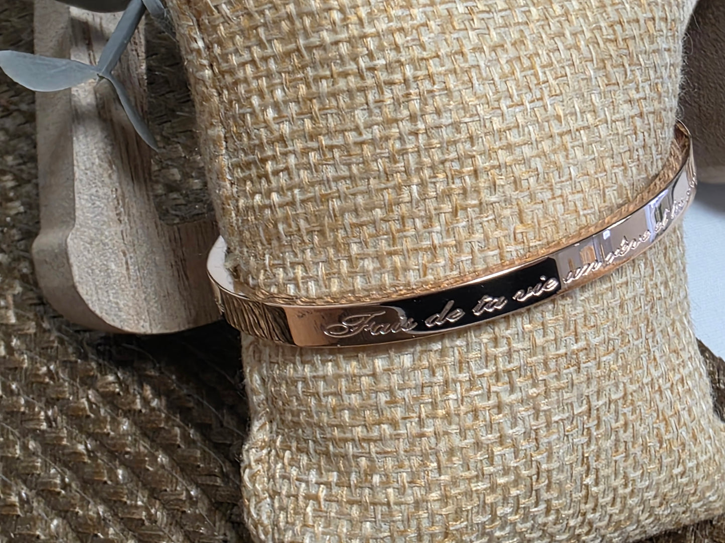 LES BRACELETS A MESSAGE " FAIS DE TA VIE UN REVE ET TES REVES UNE REALITE " Cuivré