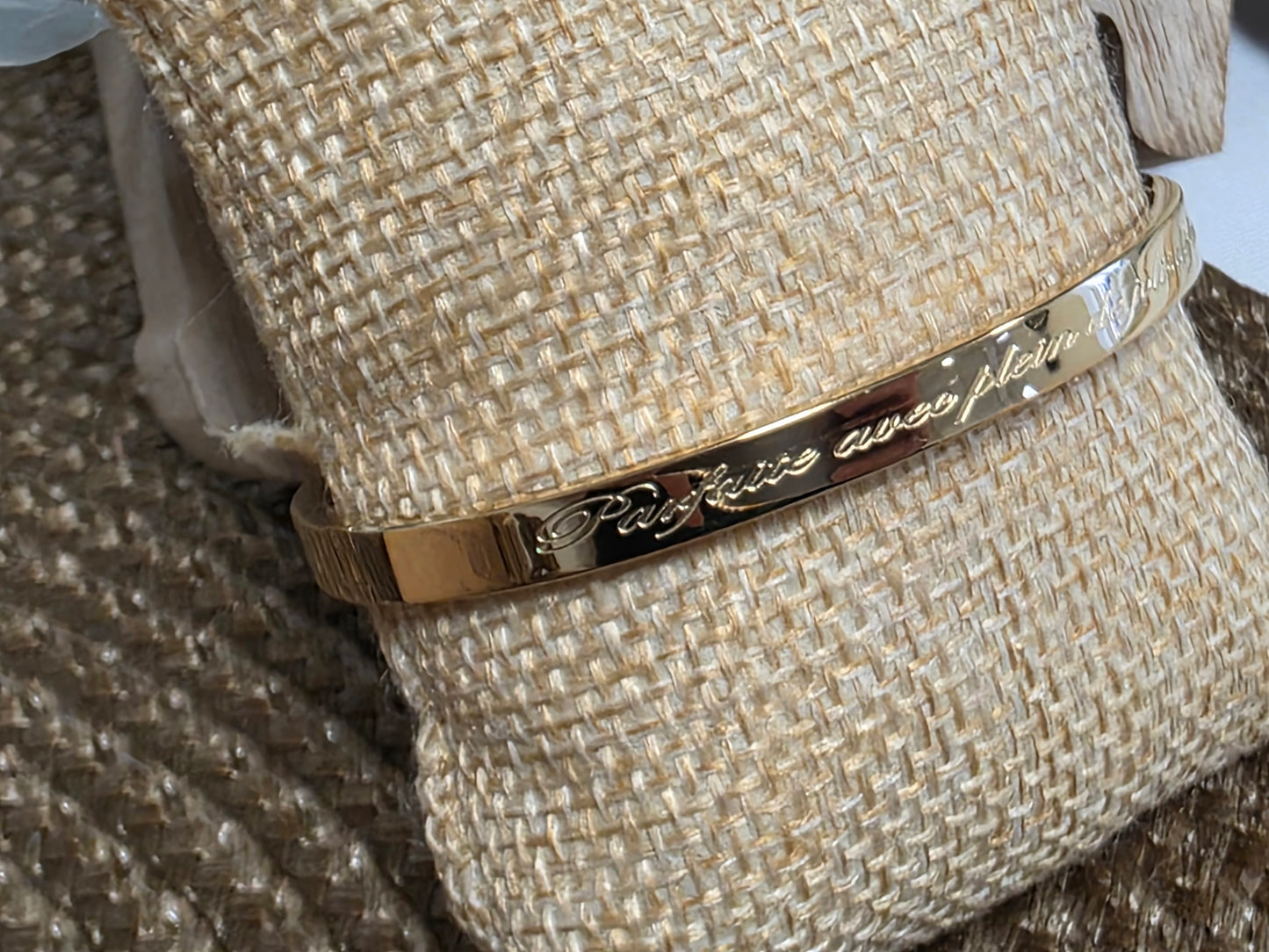 LES BRACELETS A MESSAGE " PARFAITE AVEC PLEIN DE JOLIS DEFAUTS " Doré