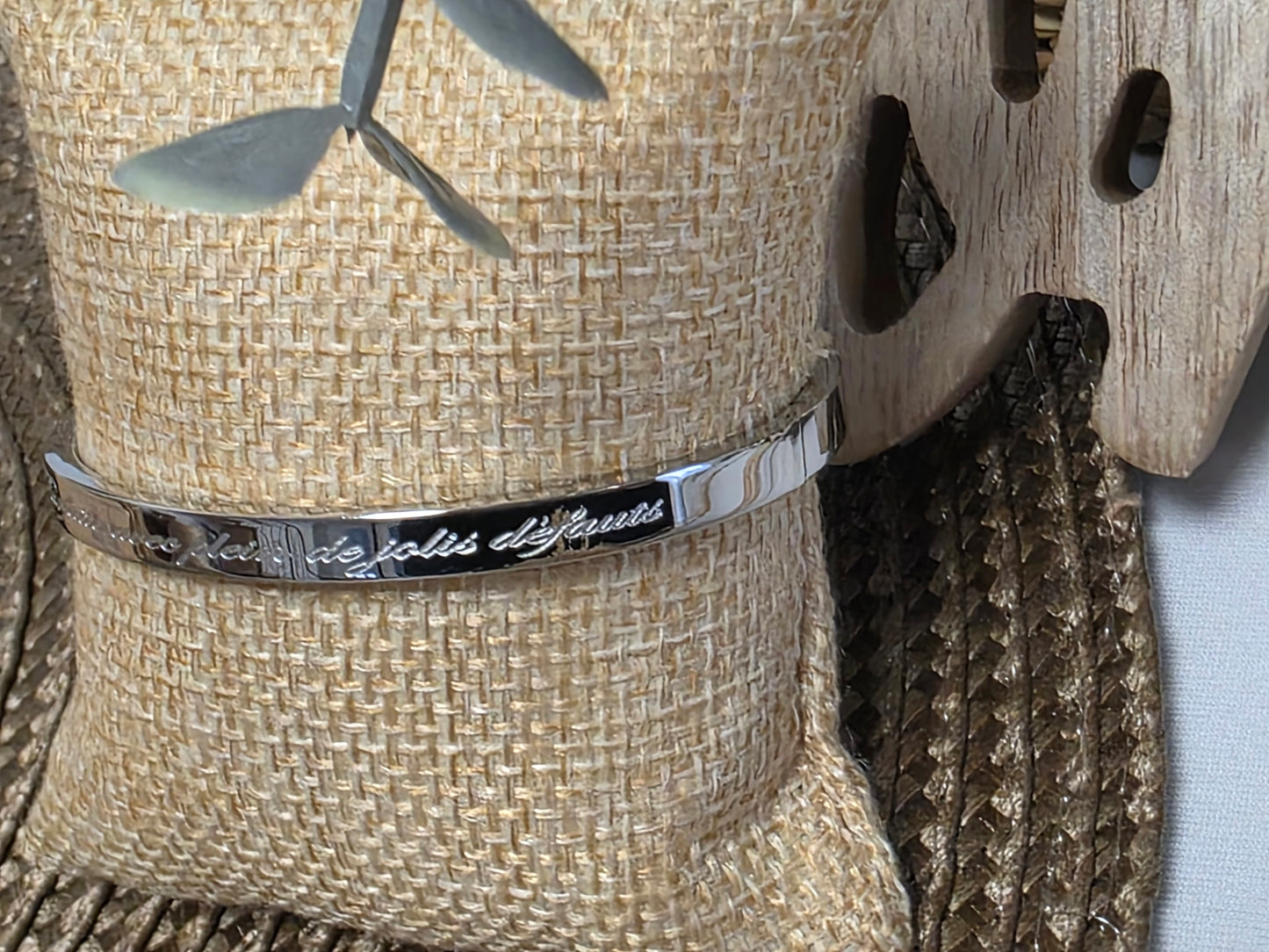 LES BRACELETS A MESSAGE " PARFAITE AVEC PLEIN DE JOLIS DEFAUTS " Argenté