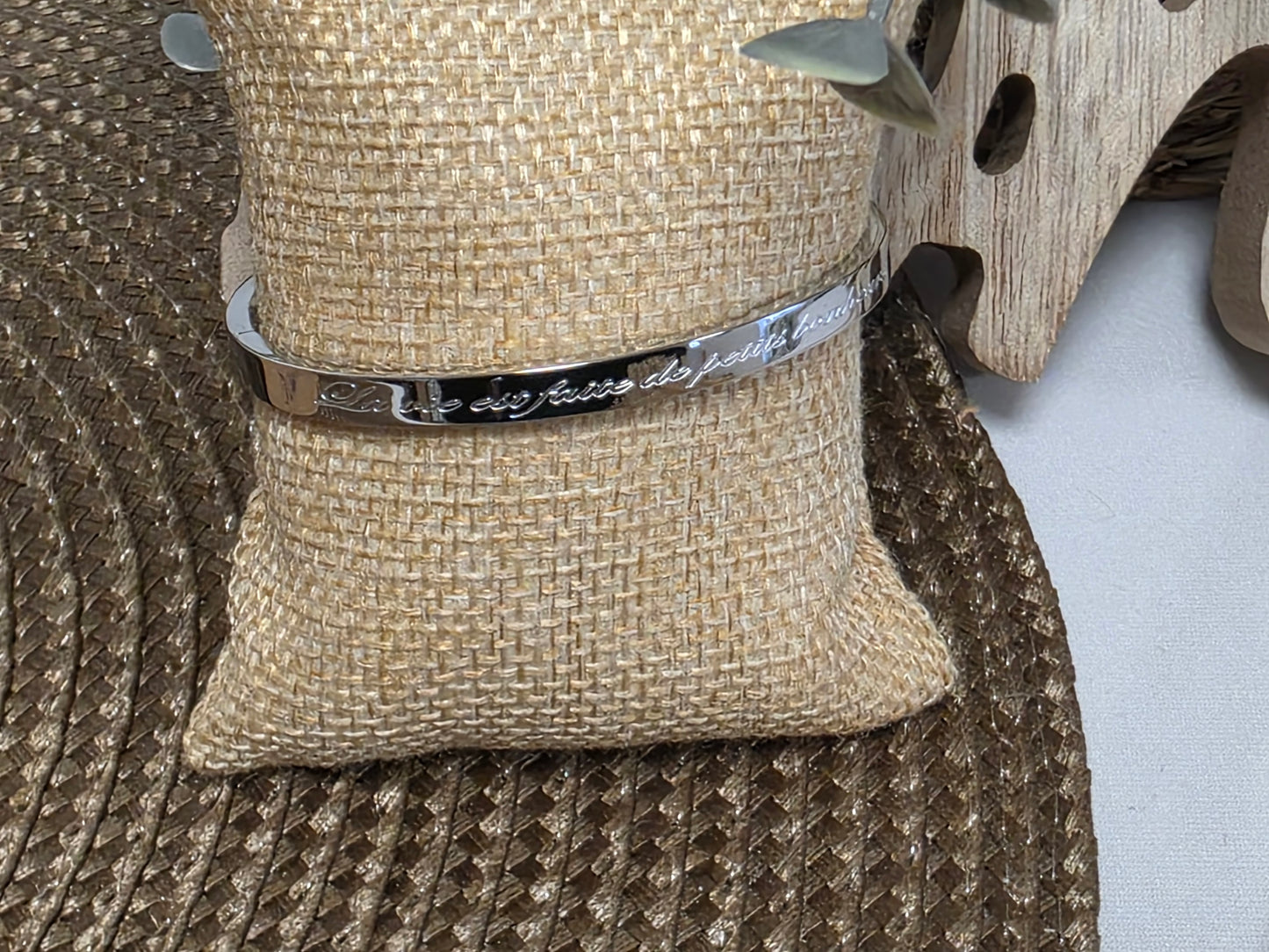 LES BRACELETS A MESSAGE " LA VIE EST FAITE DE PETITS BONHEURS" Argenté