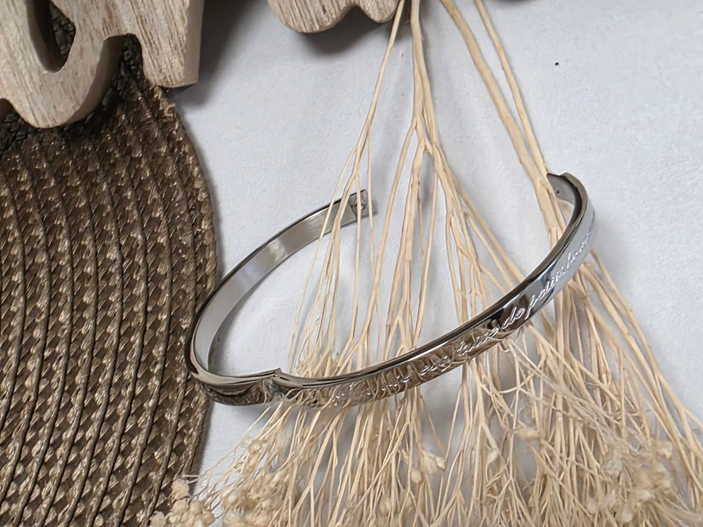 LES BRACELETS A MESSAGE " LA VIE EST FAITE DE PETITS BONHEURS" Argenté