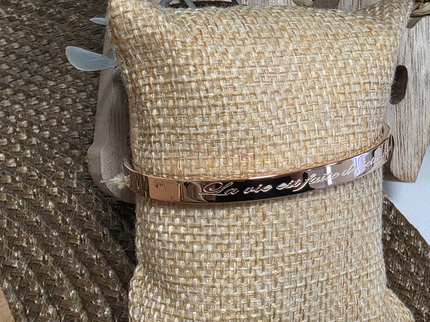 LES BRACELETS A MESSAGE " LA VIE EST FAITE DE PETITS BONHEURS" Cuivré