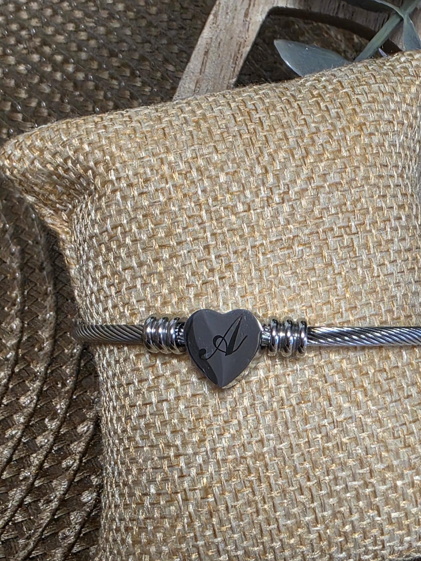 LES BRACELETS LETTRE " A" Argenté