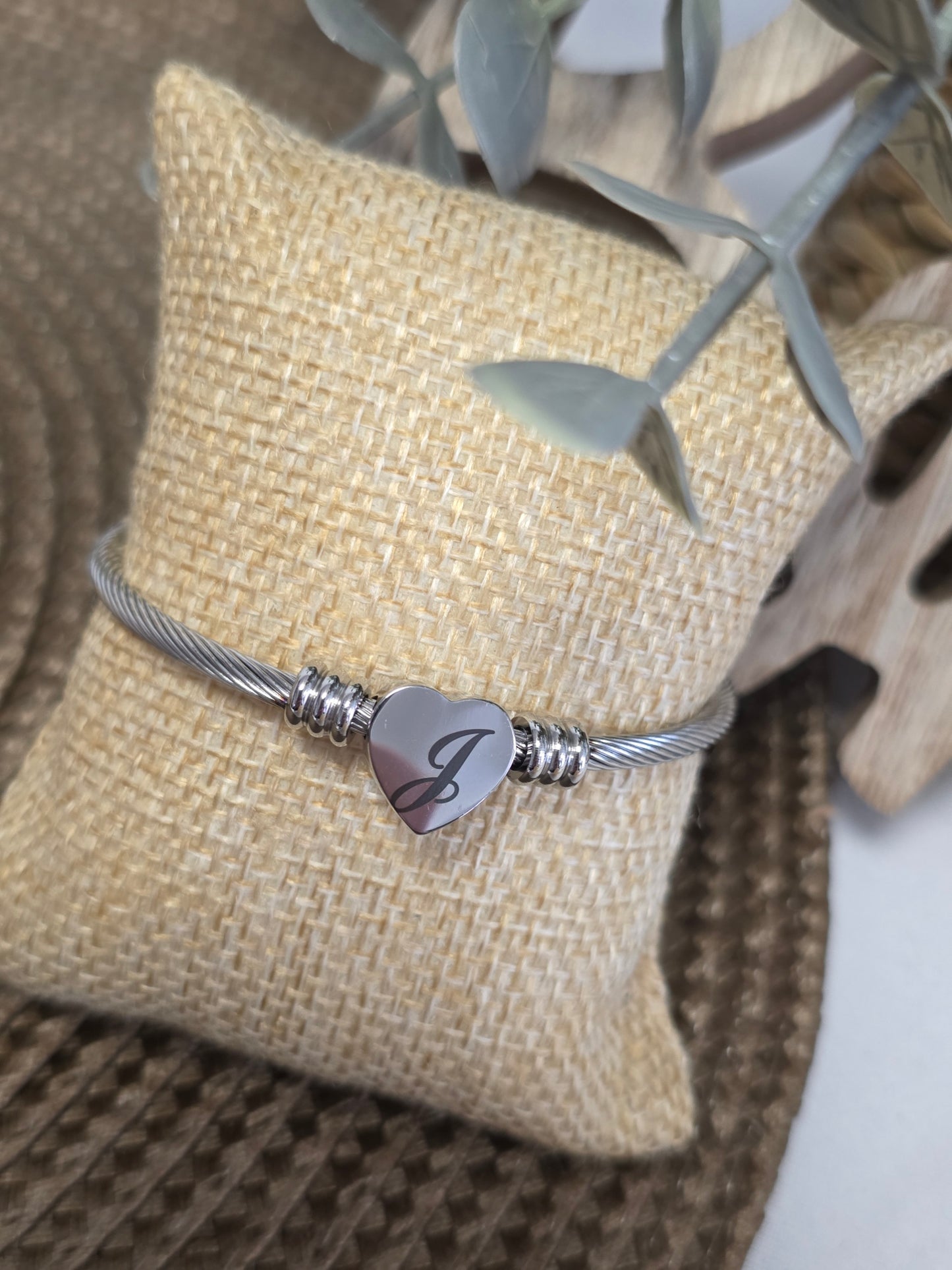 LES BRACELETS LETTRE " J " Argenté