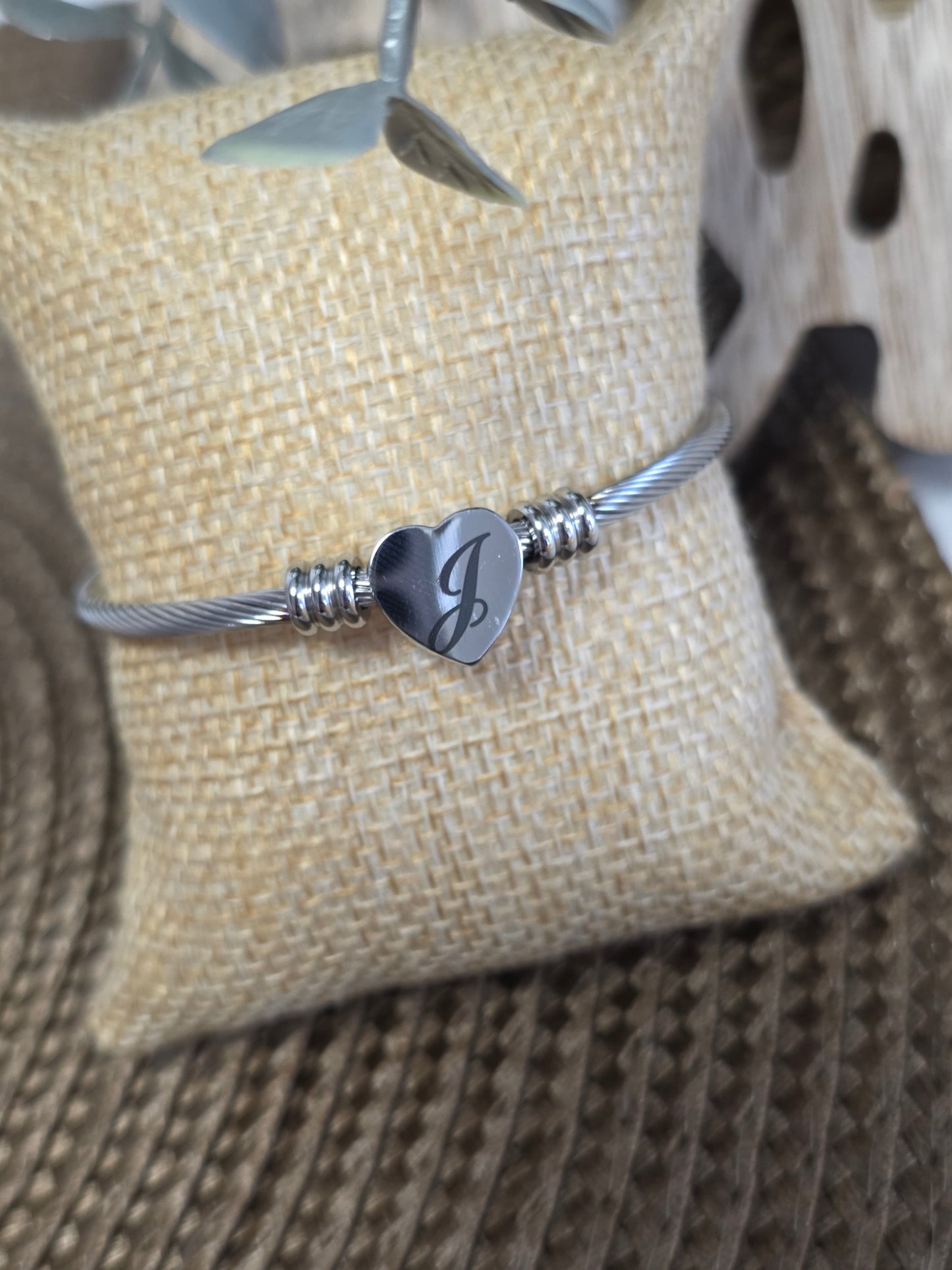 LES BRACELETS LETTRE " J " Argenté