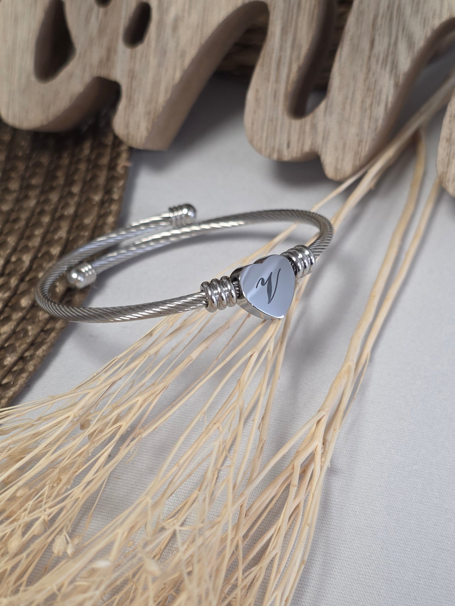 LES BRACELETS LETTRE " V " Argenté
