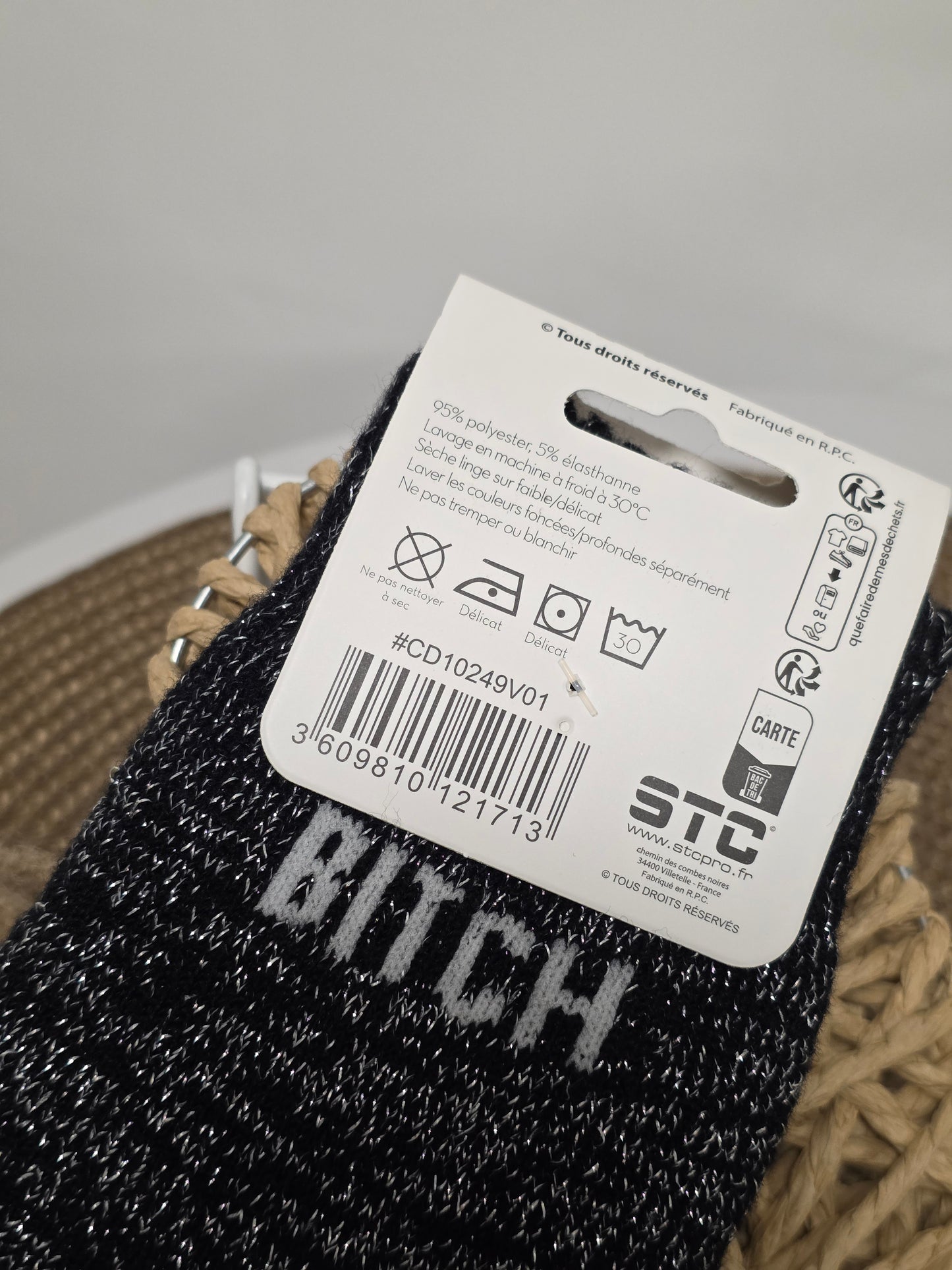 BITCH - Chaussette Polaire à Paillette