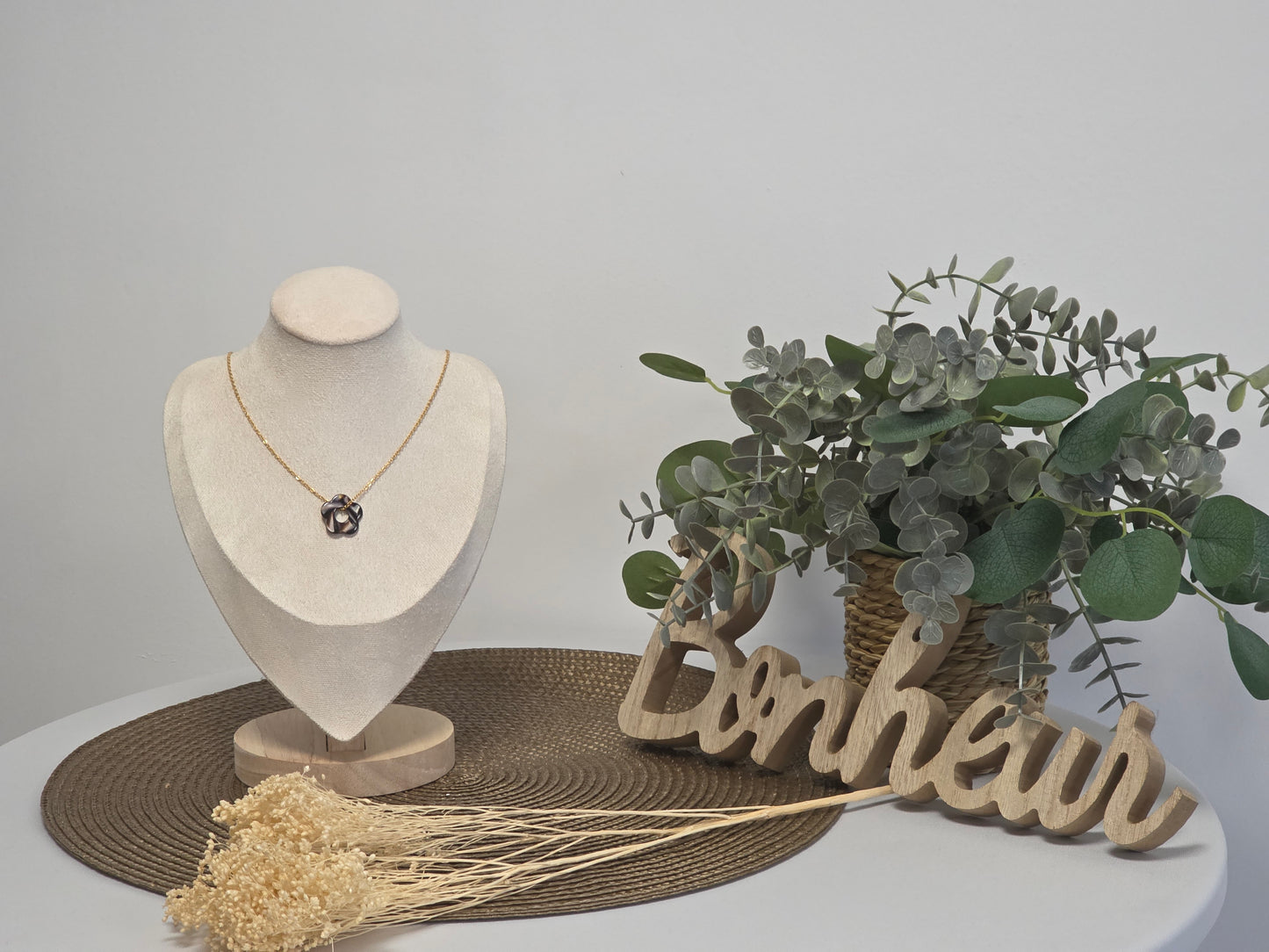 Notre Collection de Bijoux - Pendentif à Fleur N°6