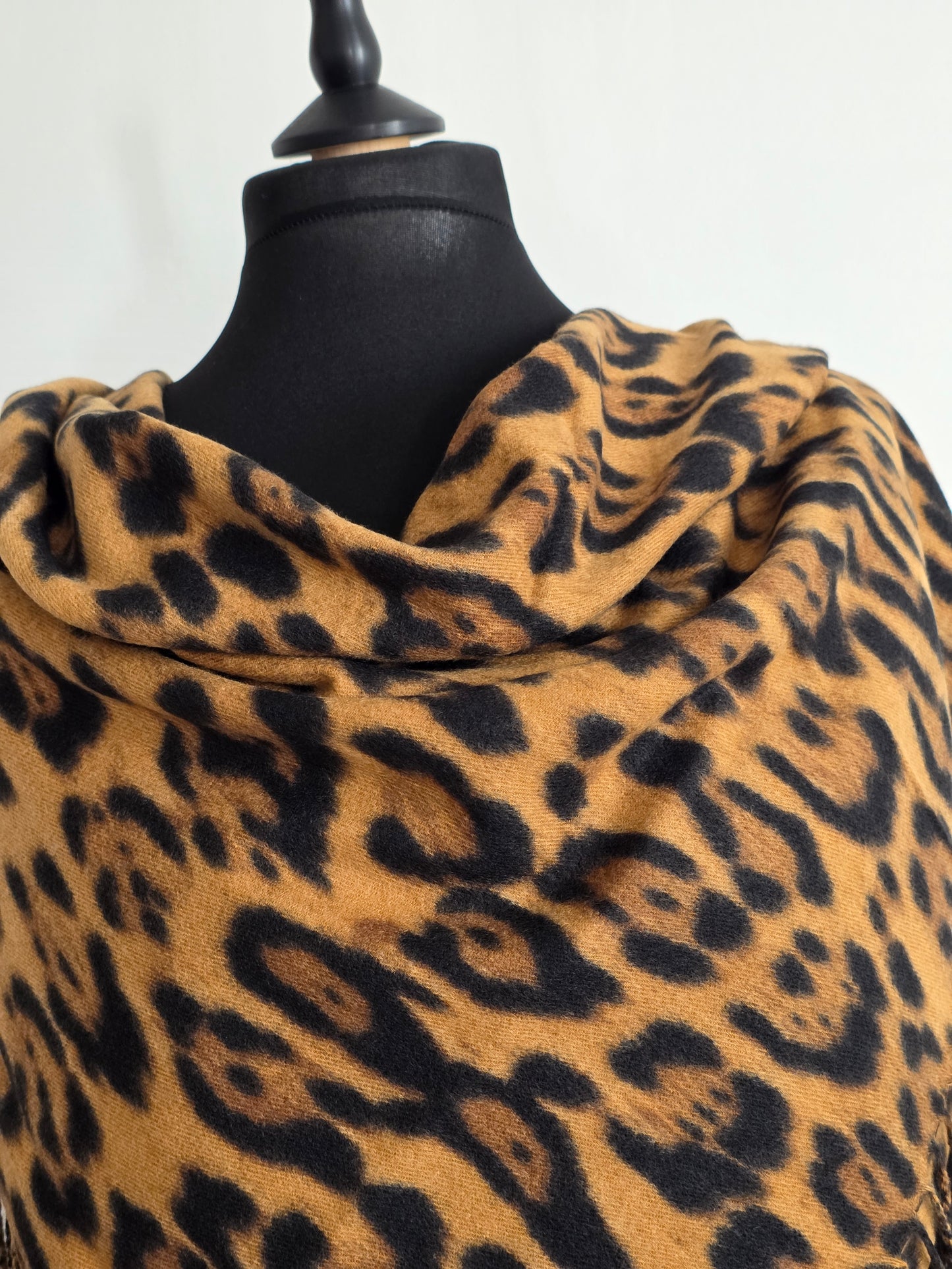 🧣Echarpe Carrée Femme Automne Hiver imprimé Léopard🧣