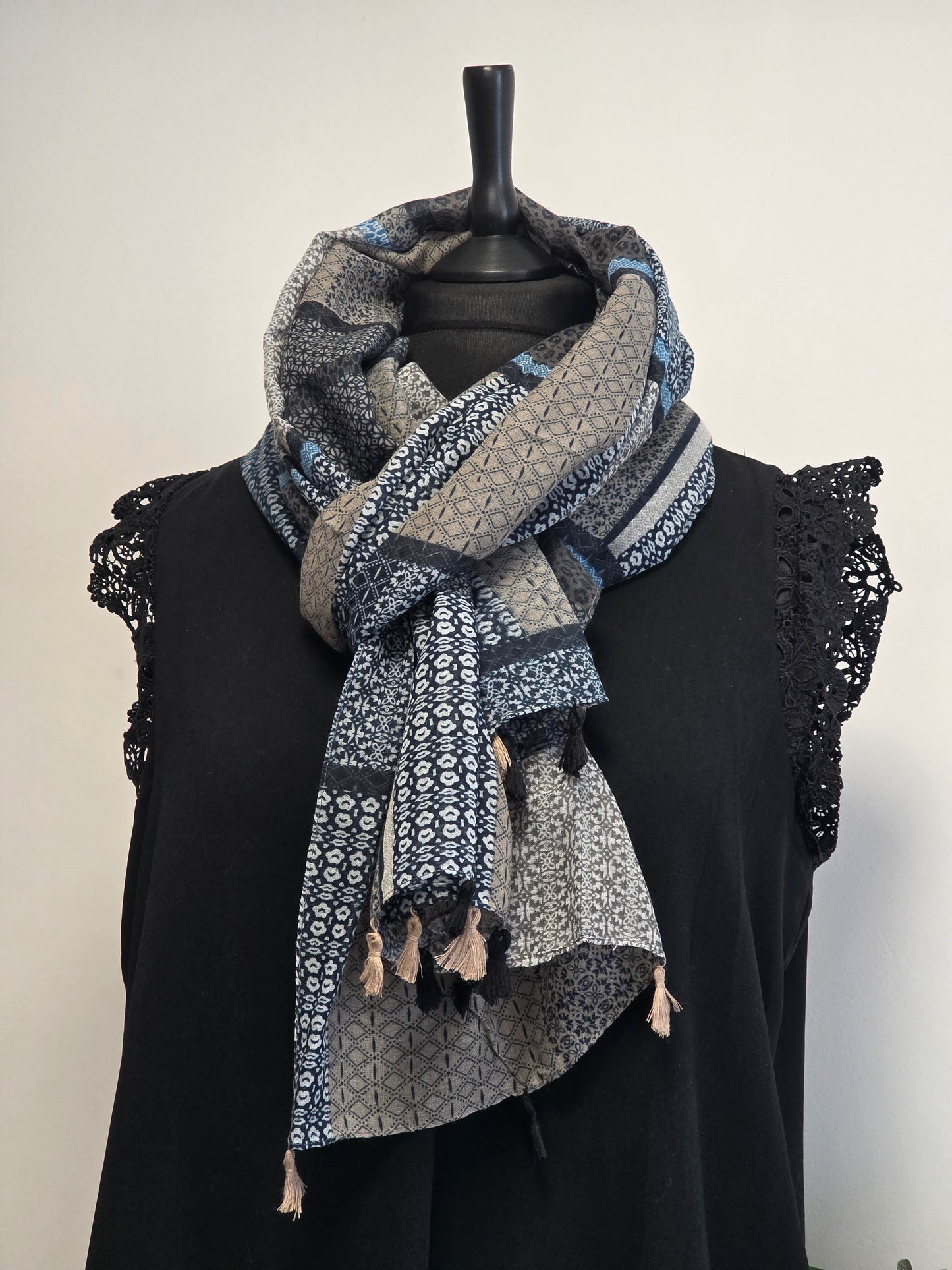 🧣Foulard Bohème Femme Automne Hiver Bleu avec Pompons🧣
