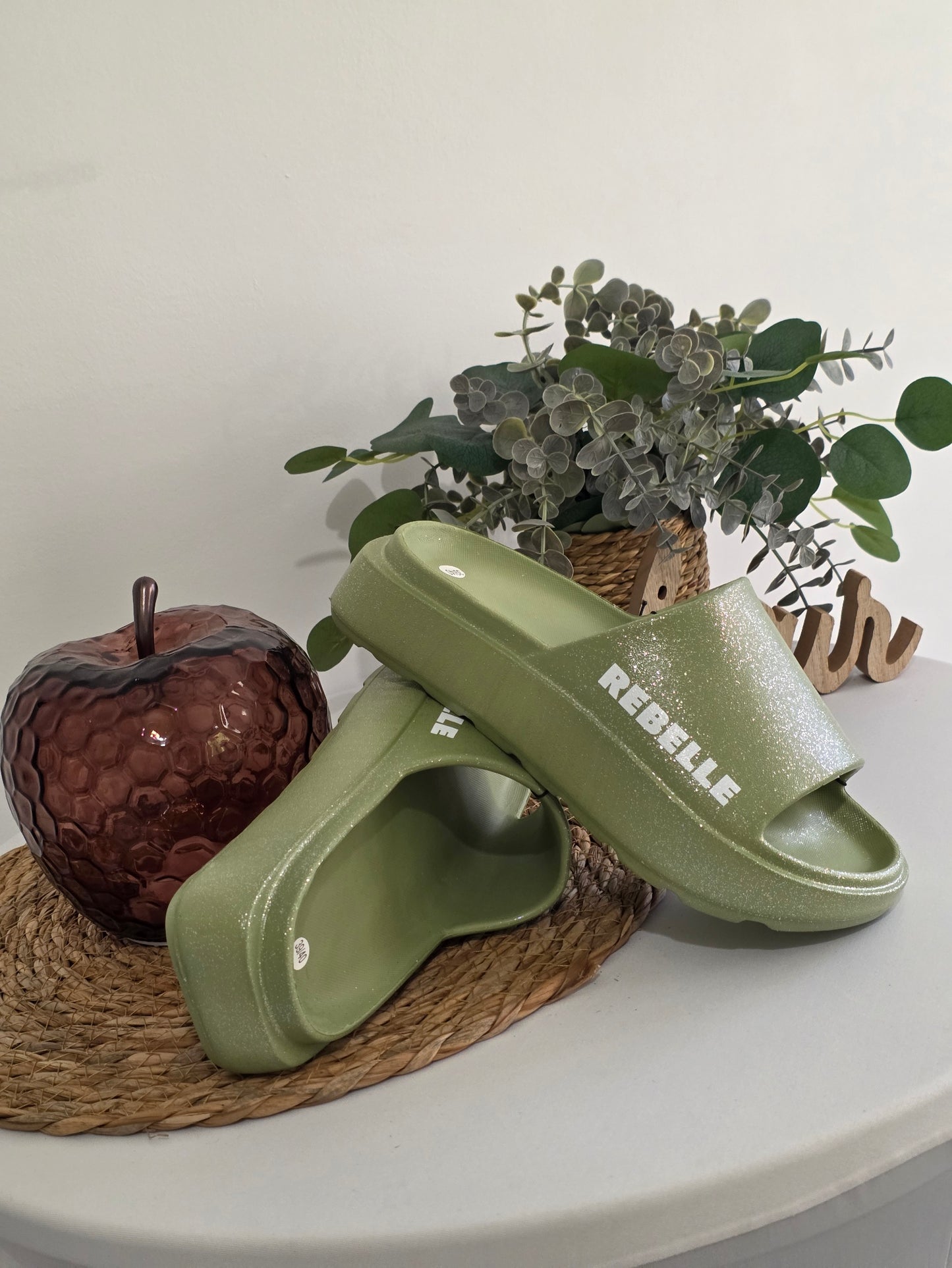 REBELLE - Claquette à Paillette Sauge
