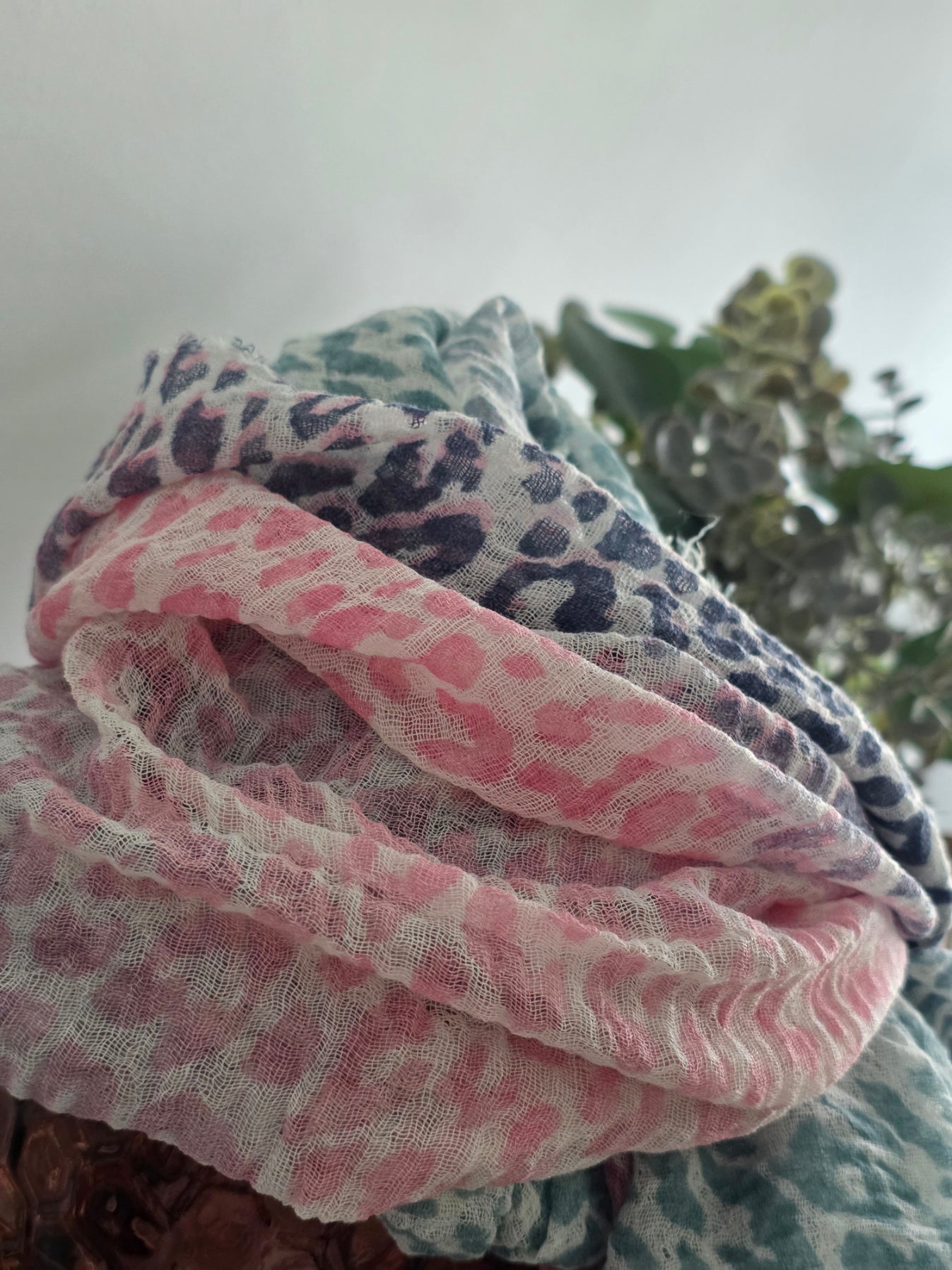 Foulard Femme Léopard Bleu et Rose